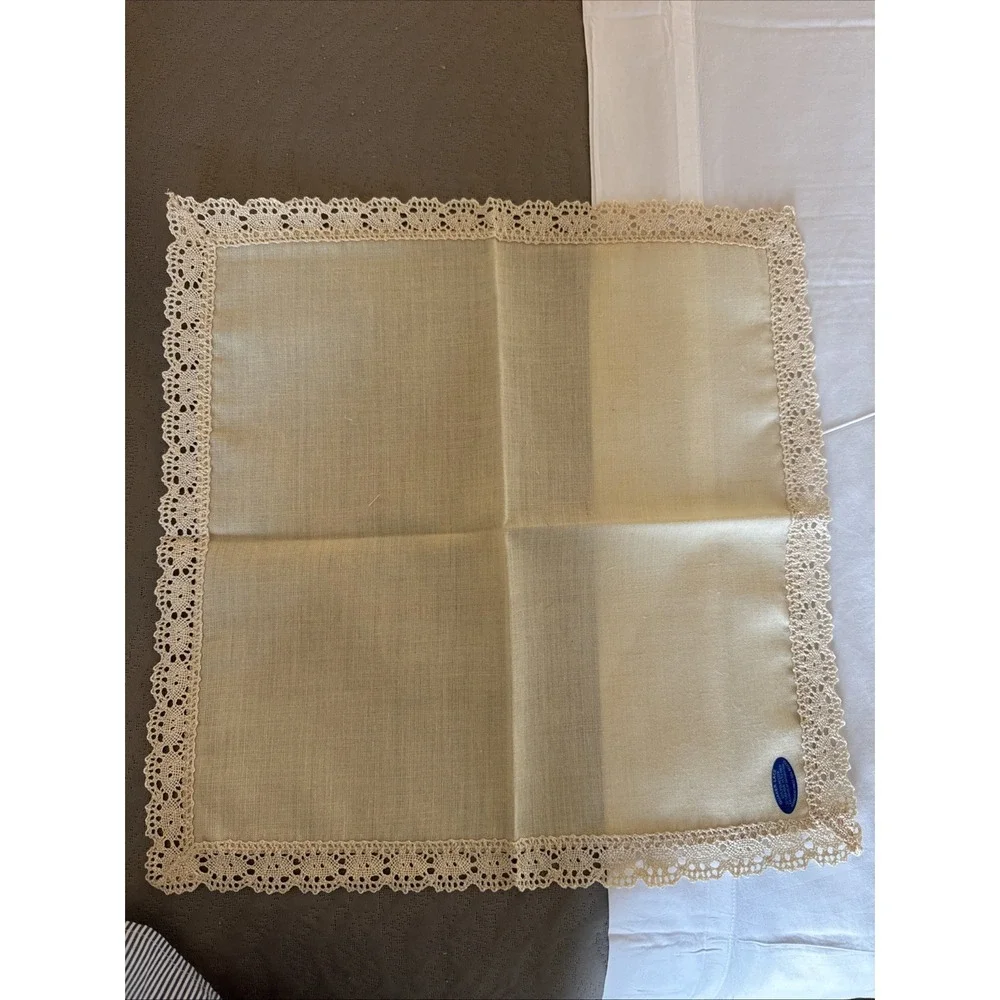 Vintage Quaker Lace Napkins 16